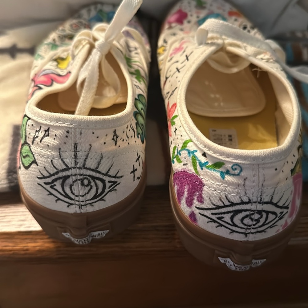 Custom Vans. Hand painted with different artwork - Picture 5 of 7